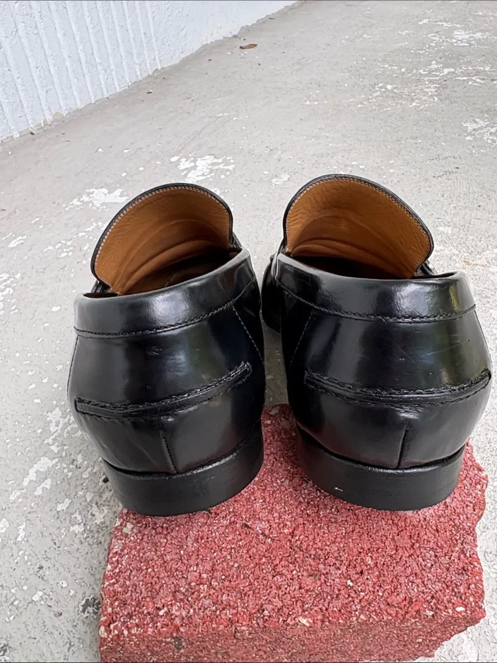 Gucci Double GG leather slippers